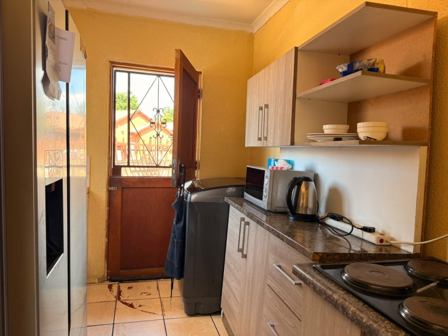 2 Bedroom Property for Sale in Tlhabane West North West